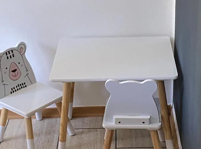 Angela دانكيرن